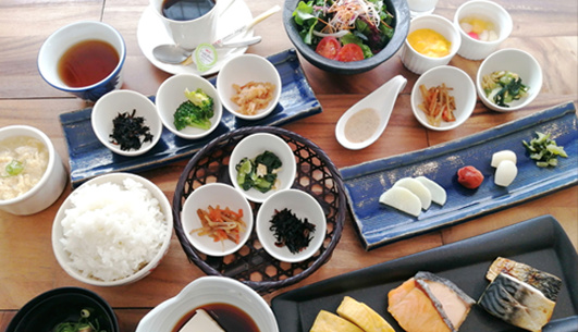 朝食バイキング