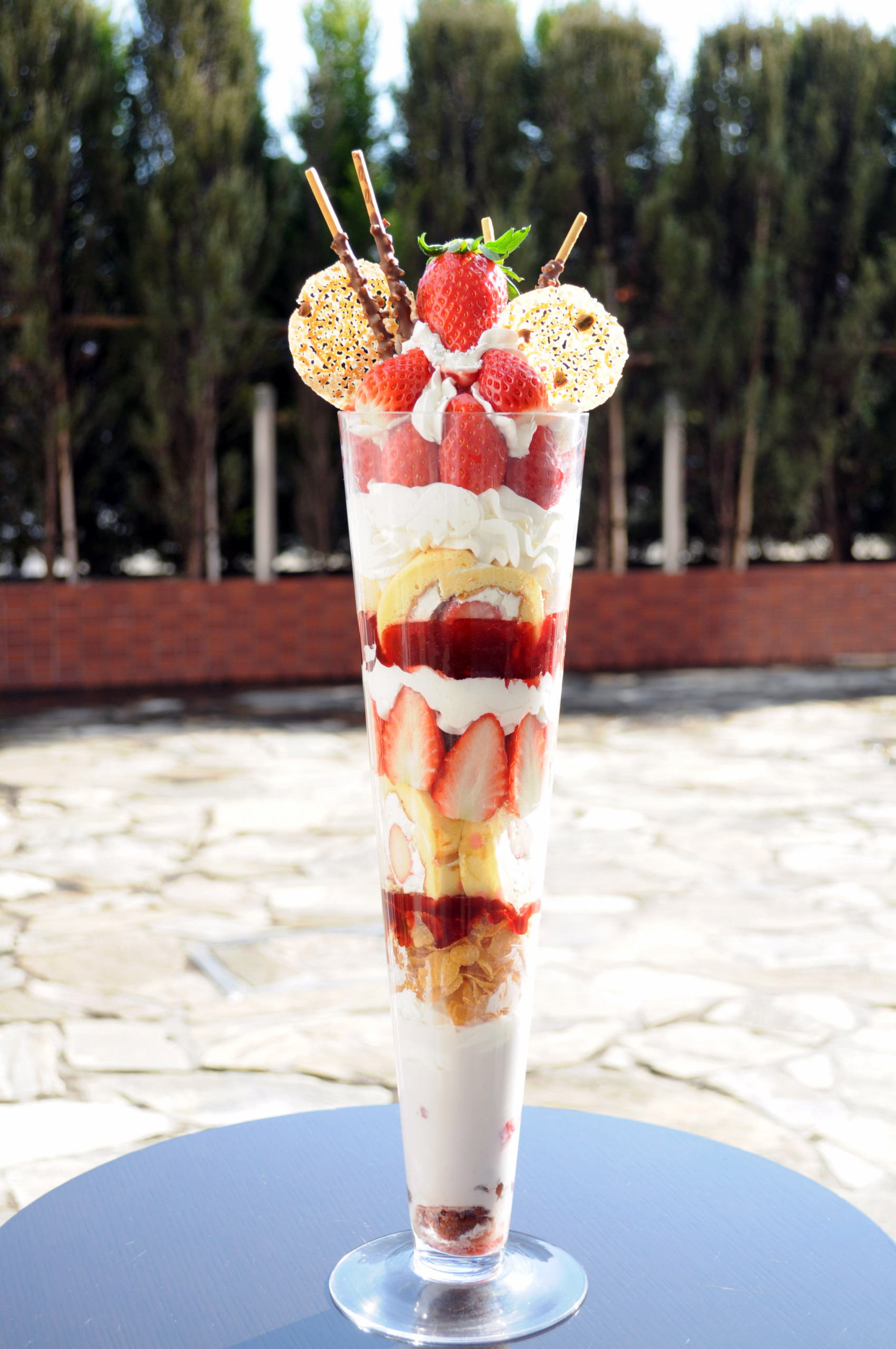 4/26まで】ストロベリーフェアのご案内【Cafe Dining CREAS MERY 