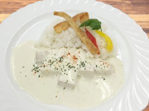 ●チキンホワイトカレー北海道　￥1,250